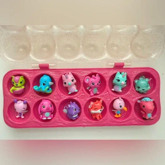 Hatchimal Bundle - 70+ pieces including accessories - Picture 3 of 9